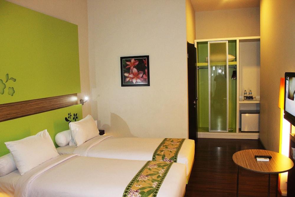 Ibis Styles Bali Denpasar Hotel Exterior photo